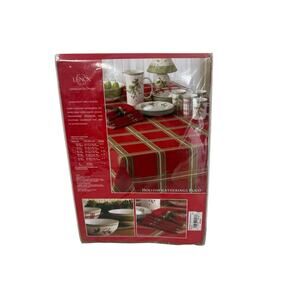 New Lenox Holiday Gathering Plaid Red Tablecloth Size 70” Round 100% Cotton